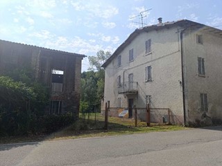 Casa Semi Indipendente in Vendita a Fornovo di Taro, 35'000&euro;, 156 m²
