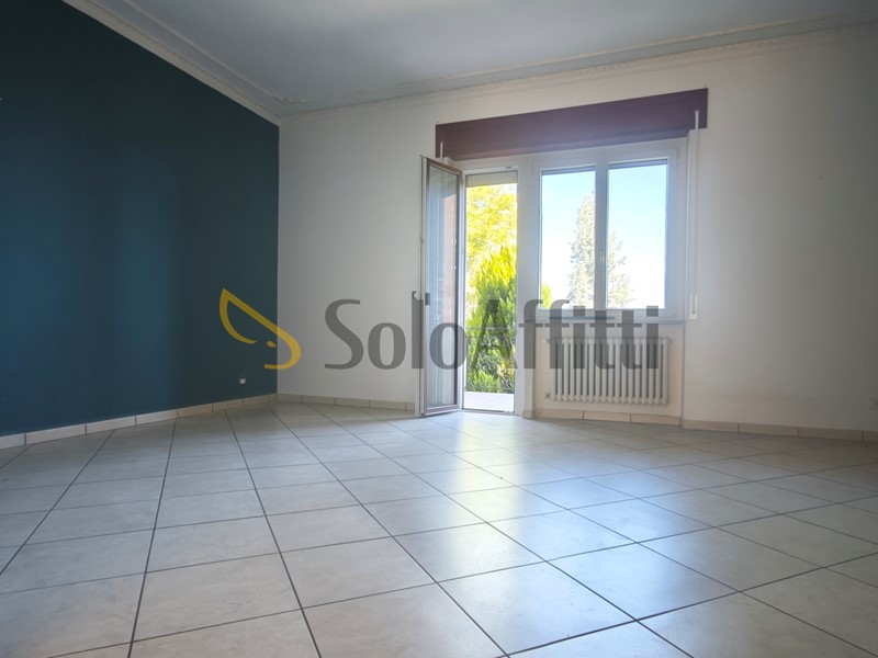 Quadrilocale in Affitto a Pescara, zona Colle Scorrano, 700€, 132 m², con Box