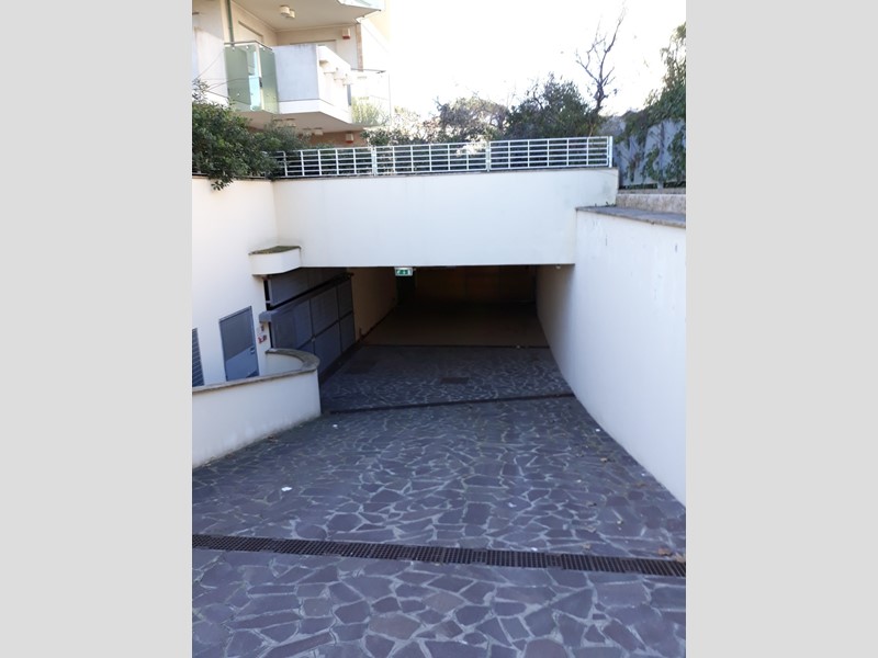 Box in Affitto a Riccione, 350€, 35 m²