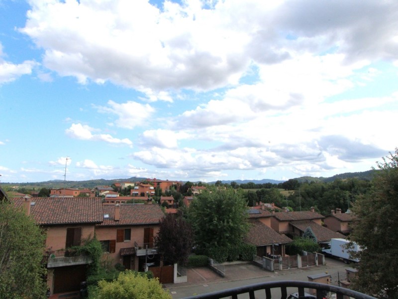 Quadrilocale in Vendita a Valsamoggia, zona Bazzano, 245'000€, 120 m²