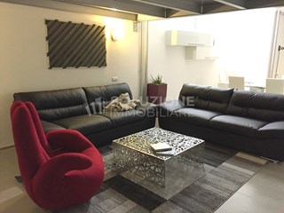 Loft in Vendita a Alzano Lombardo, 345'000€, 220 m², arredato