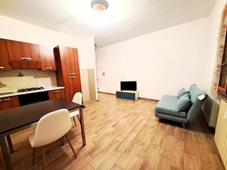 Bilocale in Affitto a Carrara, zona Marina di Carrara, 680€, 49 m², arredato