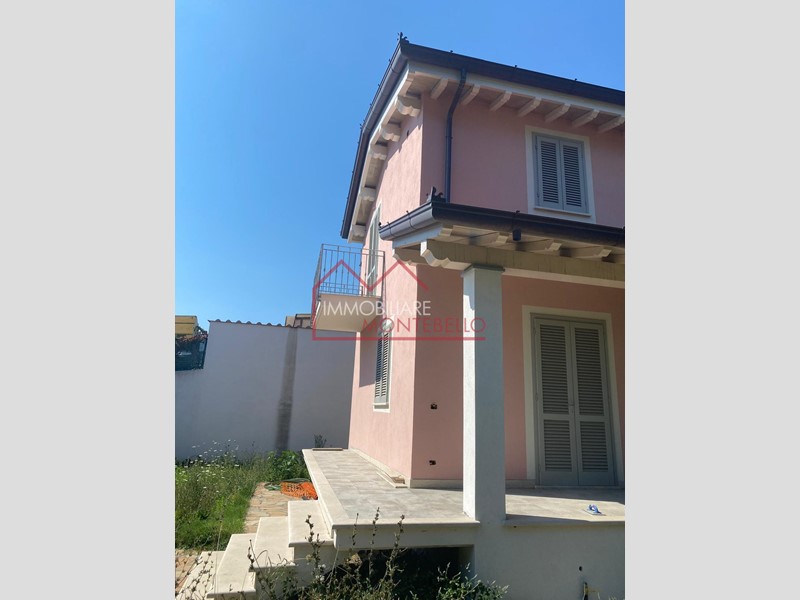 Villa in Vendita a Camaiore, 490'000&euro;, 120 m²