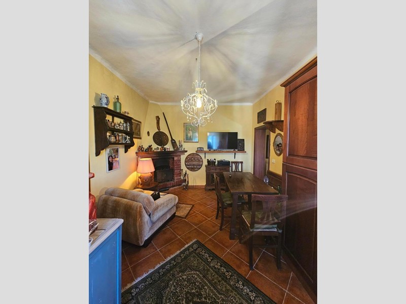 Bilocale in Vendita a Collesalvetti, zona Colognole, 95'000&euro;, 52 m², arredato