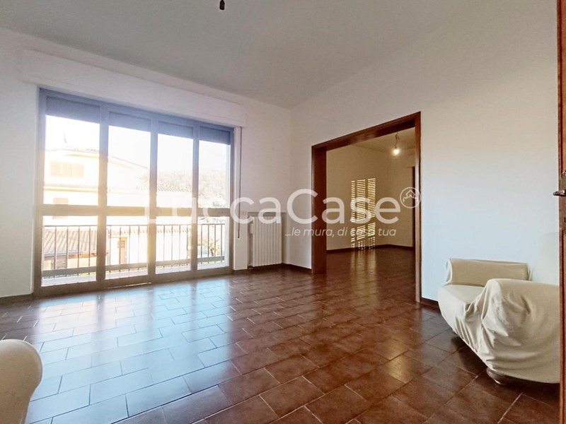 Appartamento in Affitto a Porcari, 750€, 120 m²