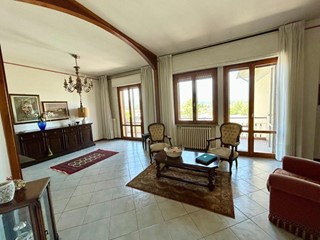 Attico in Vendita a Empoli, 260'000€, 131 m², con Box