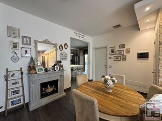 Appartamento in Vendita a Empoli, zona Santa Maria a Ripa, 340'000€, 140 m², arredato