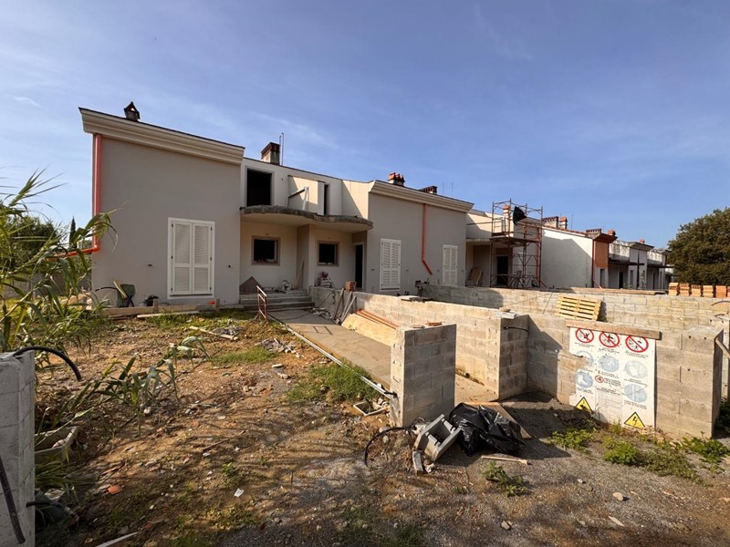 Villetta a schiera in Vendita a Santa Maria a Monte, zona Montecalvoli Alto, 230'000€, 185 m²