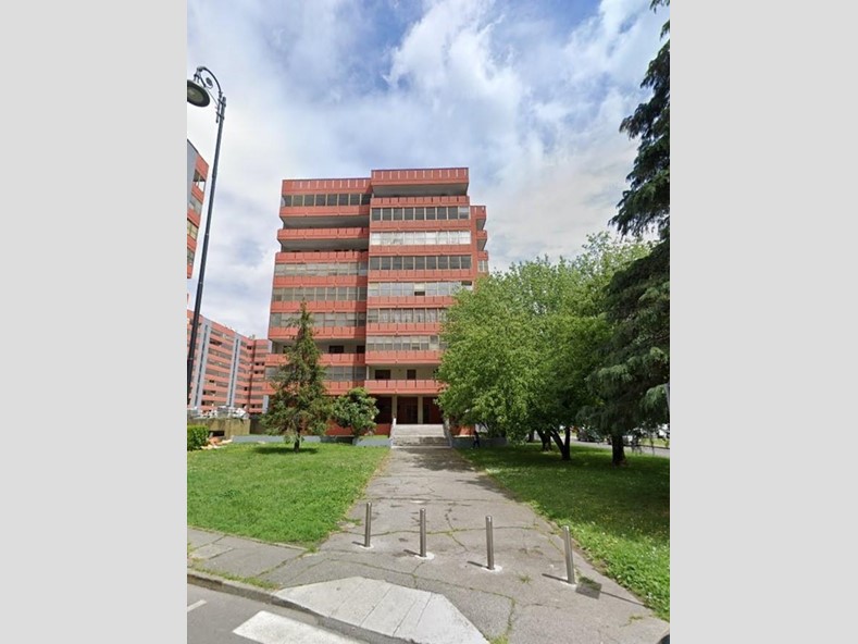 Quadrilocale in Vendita a Pieve Emanuele, 82'500€, 81 m², con Box