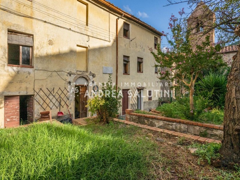 Casa Indipendente in Vendita a Buti, 99'000€, 185 m², arredato
