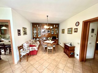 Quadrilocale in Vendita a Montopoli in Val d'Arno, zona San Romano, 239'000€, 85 m², con Box