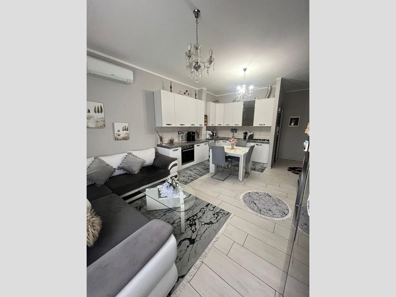 Appartamento in Vendita a Castelfranco di Sotto, 140'000€, 115 m², con Box