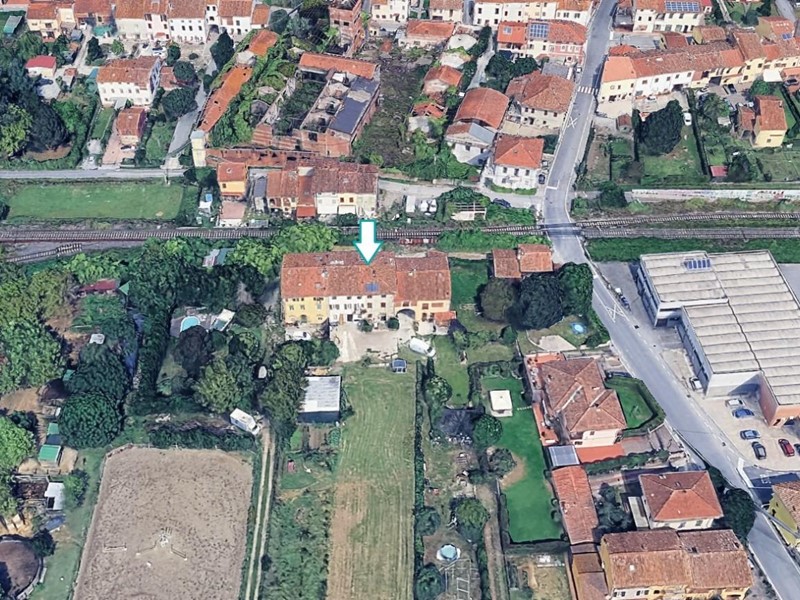 Appartamento in Vendita a Capannori, zona Tassignano, 74'400€, 255 m²