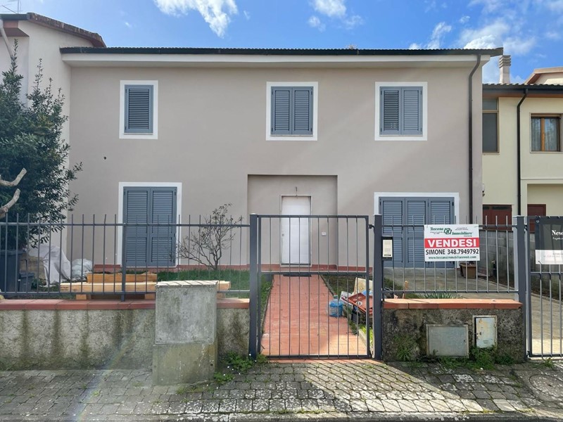 Casa Indipendente in Vendita a Crespina Lorenzana, zona Cenaia, 299'000€, 130 m², con Box
