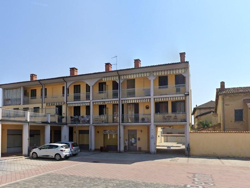 Negozio in Vendita a Santa Giuletta, 22'430€, 670 m²