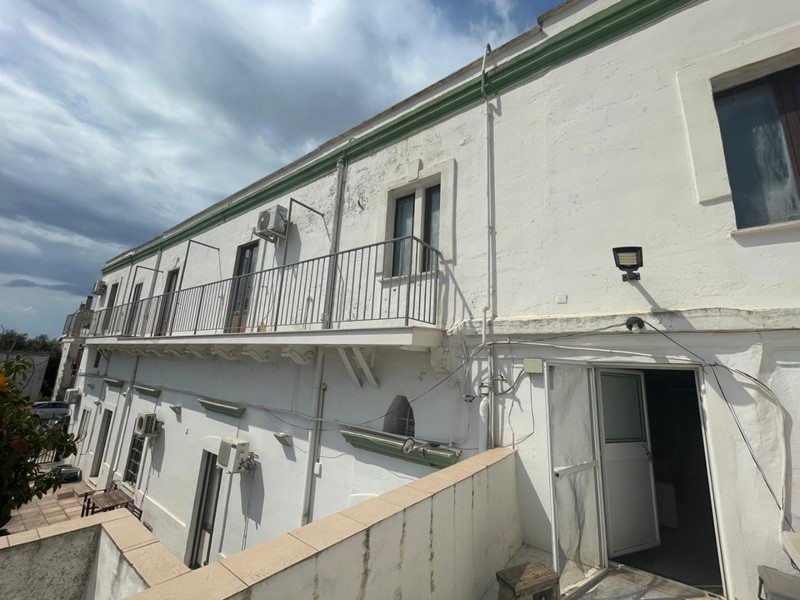 Casa Indipendente in Vendita a Taranto, 200'000€, 365 m²