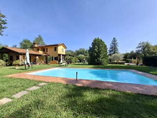 Villa in Vendita a Castelnuovo Magra, zona Molicciara, 775'000€, 220 m², arredato
