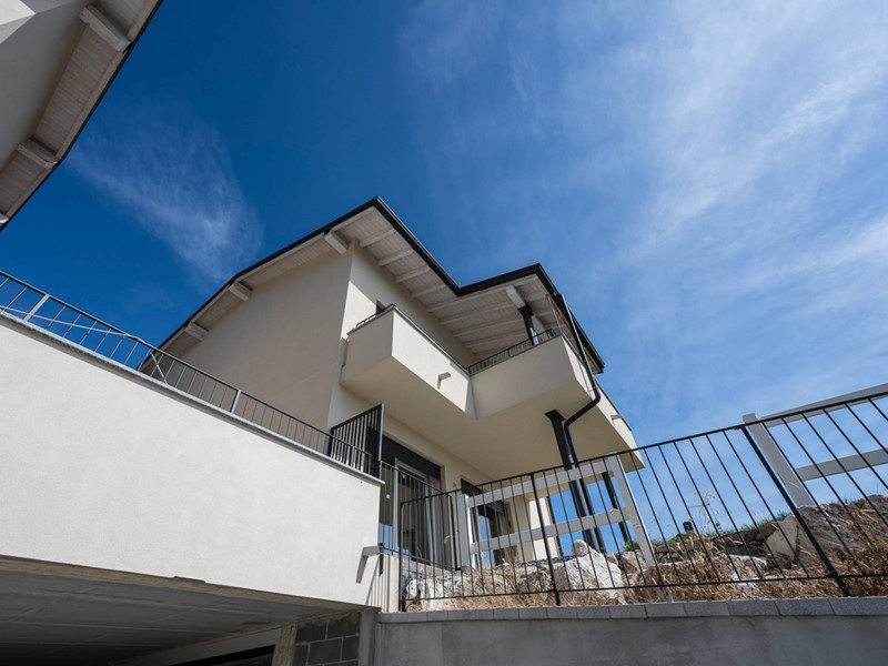 Villa in Vendita a Barasso, 790'000€, 300 m²