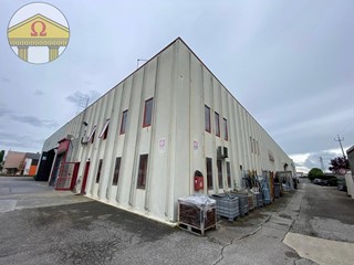 Capannone in Vendita a Villorba, 500'000€, 1128 m²