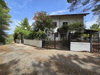 Casa Semi Indipendente in Vendita a Torchiara, 188'000&euro;, 138 m²