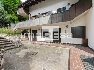 Trilocale in Vendita a Valle di Cadore, 155'000€, 66 m²