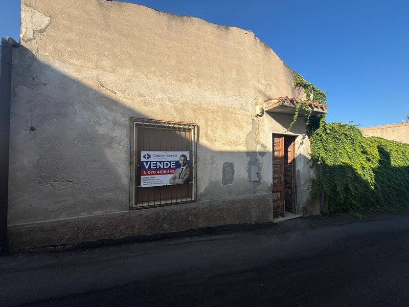 Casa Indipendente in Vendita a Sinnai, 99'000€, 150 m²