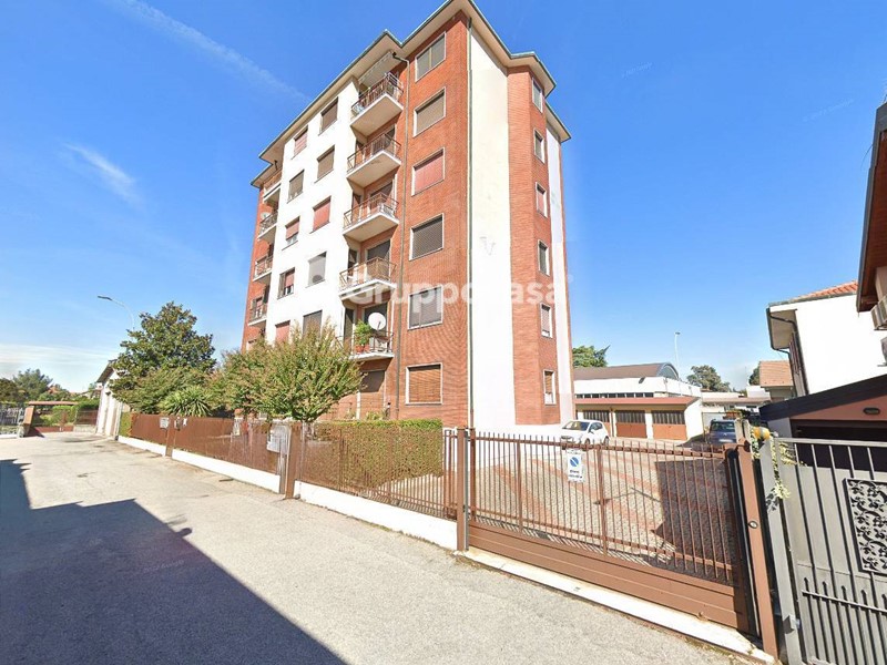 Quadrilocale in Vendita a Robecco sul Naviglio, 130'000€, 135 m²