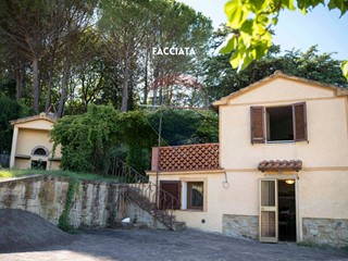 Casa Indipendente in Vendita a Roccastrada, 160'000€, 61 m²
