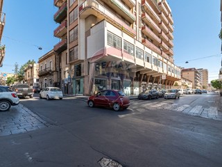 Appartamento in Vendita a Paternò, 110'000€, 166 m²