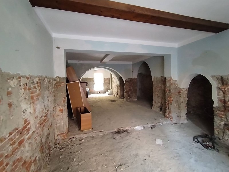 Magazzino in Vendita a Pisa, 100'000€, 65 m²