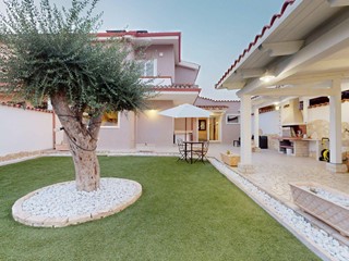 Casa Semi Indipendente in Vendita a Quartu Sant'Elena, 469'000&euro;, 150 m²