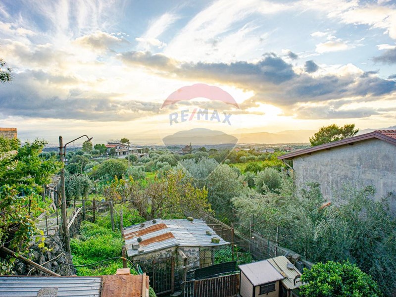 Casa Semi Indipendente in Vendita a Ragalna, 99'000&euro;, 160 m²