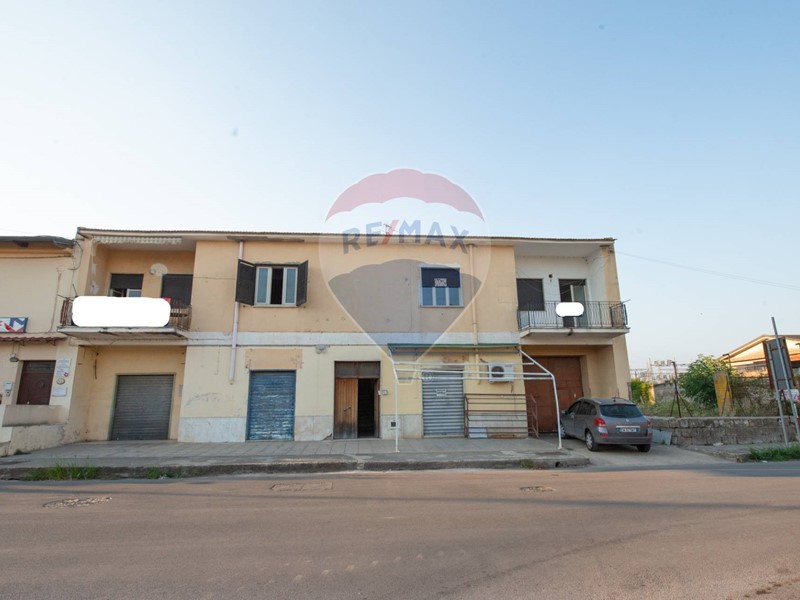 Casa Indipendente in Vendita a Carinola, 99'000&euro;, 253 m²