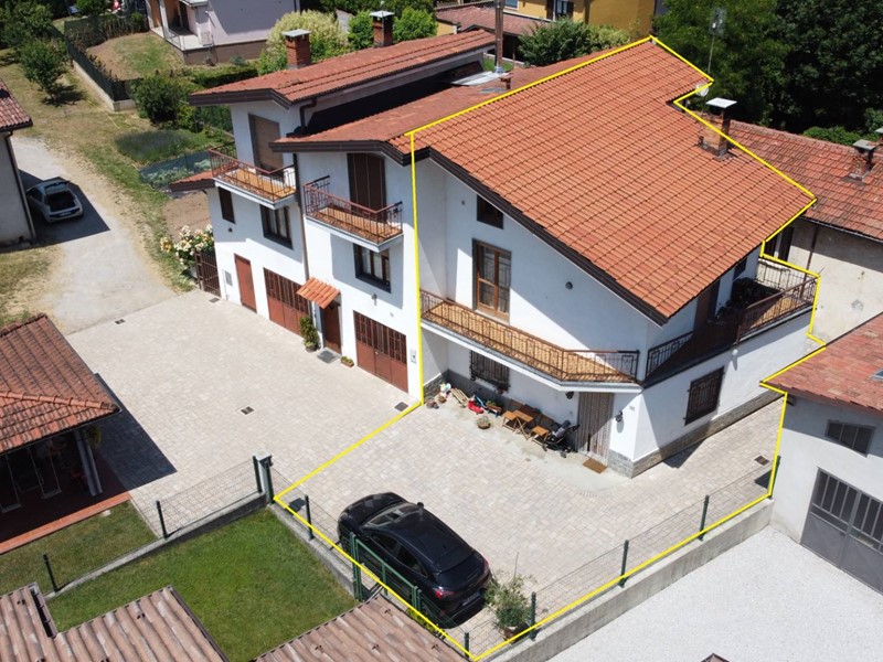 Casa Indipendente in Vendita a Chiusa di Pesio, 140'000€, 185 m²