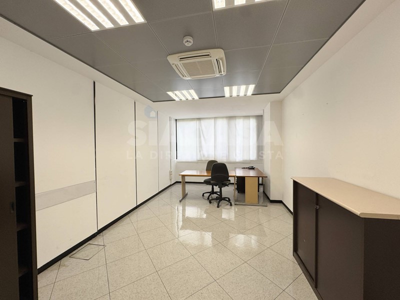 Ufficio in Affitto a Cinisello Balsamo, 1'000&euro;, 49 m²
