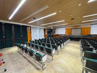 Ufficio in Affitto a Cinisello Balsamo, 24'000€, 102 m²