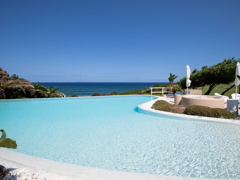 Villa in Vendita a Castelsardo, 8'000'000€, 300 m²