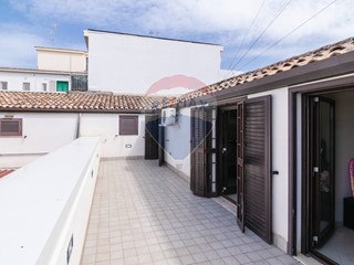 Attico in Vendita a Catania, 350'000&euro;, 186 m²