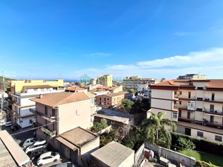 Bilocale in Vendita a Catania, 75'000&euro;, 75 m²
