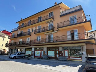 Attività commerciale in Vendita a Cerro Veronese, 60'000€, 170 m²