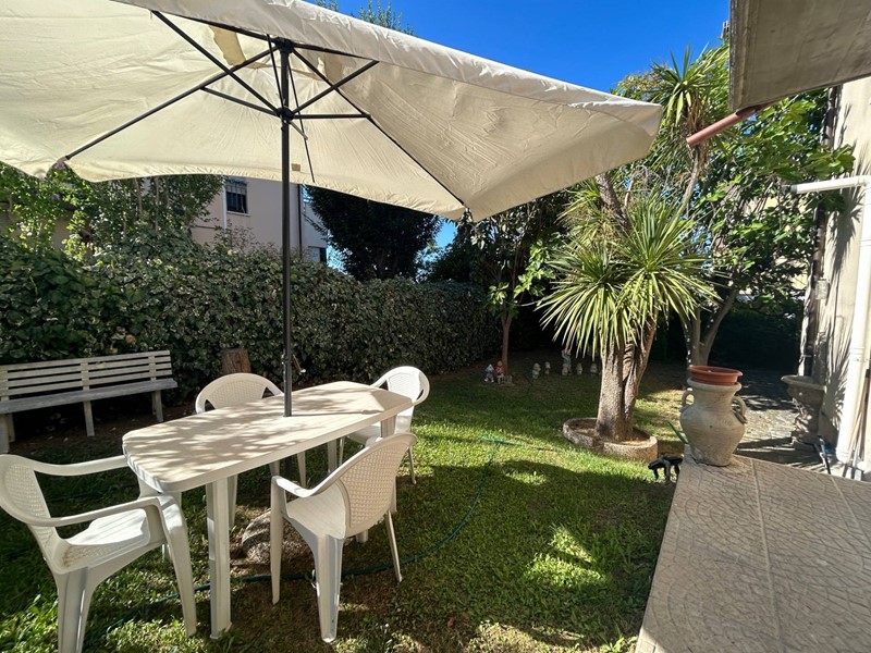 Casa Semi Indipendente in Vendita a Città Sant'Angelo, 250'000€, 200 m²
