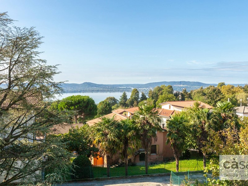 Villa in Vendita a Comerio, 870'000&euro;, 461 m²