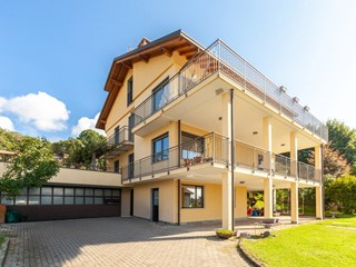 Villa in Vendita a Comerio, 870'000&euro;, 461 m²