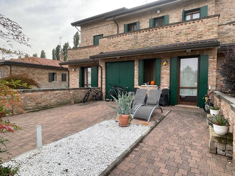 Casa Indipendente in Vendita a Ferrara, 205'000&euro;, 125 m²
