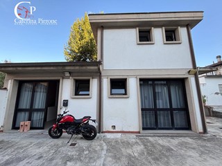 Magazzino in Vendita a Firenze, 250'000€, 120 m²