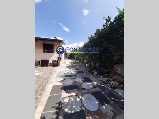 Villa in Vendita a Giugliano in Campania, 300'000€, 100 m²