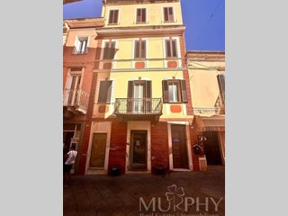 Casa Semi Indipendente in Vendita a La Maddalena, 490'000€, 160 m²