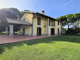 Rustico in Vendita a Grosseto, 560'000€, 300 m²