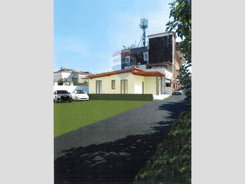 Attività commerciale in Affitto a Minturno, 950€, 70 m²