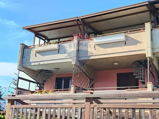 Villetta a schiera in Vendita a Mascali, 180'000€, 100 m²